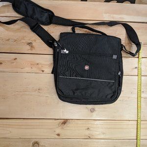 Swiss Gear black messenger bag, so versatile!